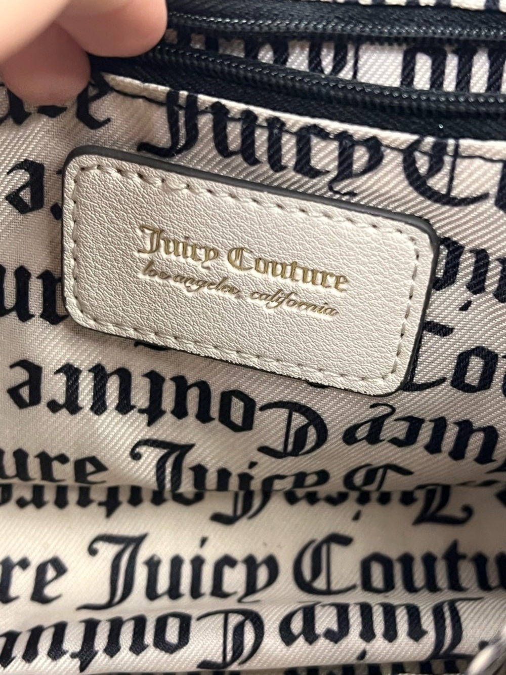 Juicy Couture Cream Embossed Logo Shoulder Bag with Gold Chain - Picture 7 of 9